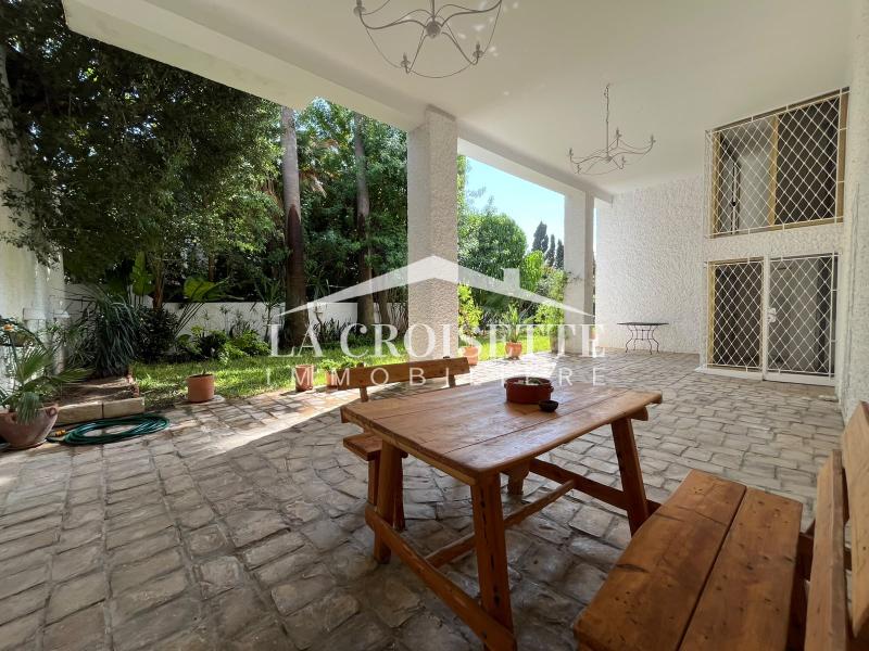 Villa S+4 avec vue sur mer à Carthage 